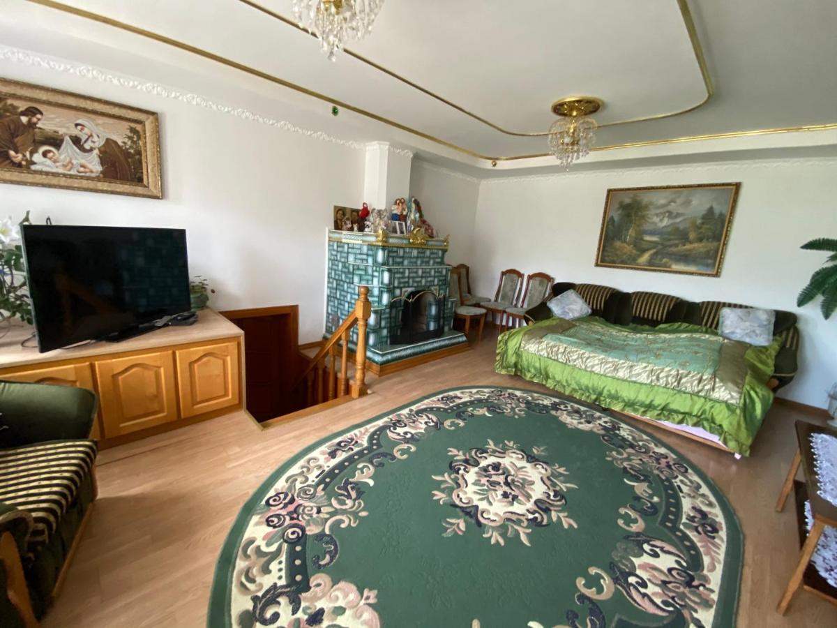 Maison d'hôtes Rodynnyi Zatyshok à Verkhovyna Extérieur photo