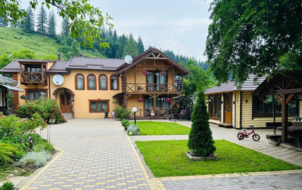 Maison d'hôtes Rodynnyi Zatyshok à Verkhovyna Extérieur photo